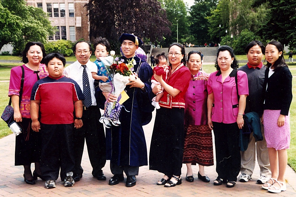 My maternal relatives, who travelled from Sacramento, California to celebrate my PhD graduation in Seattle (9 June 2001).